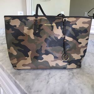 Michael Kors Purse / Tote / Handbag
